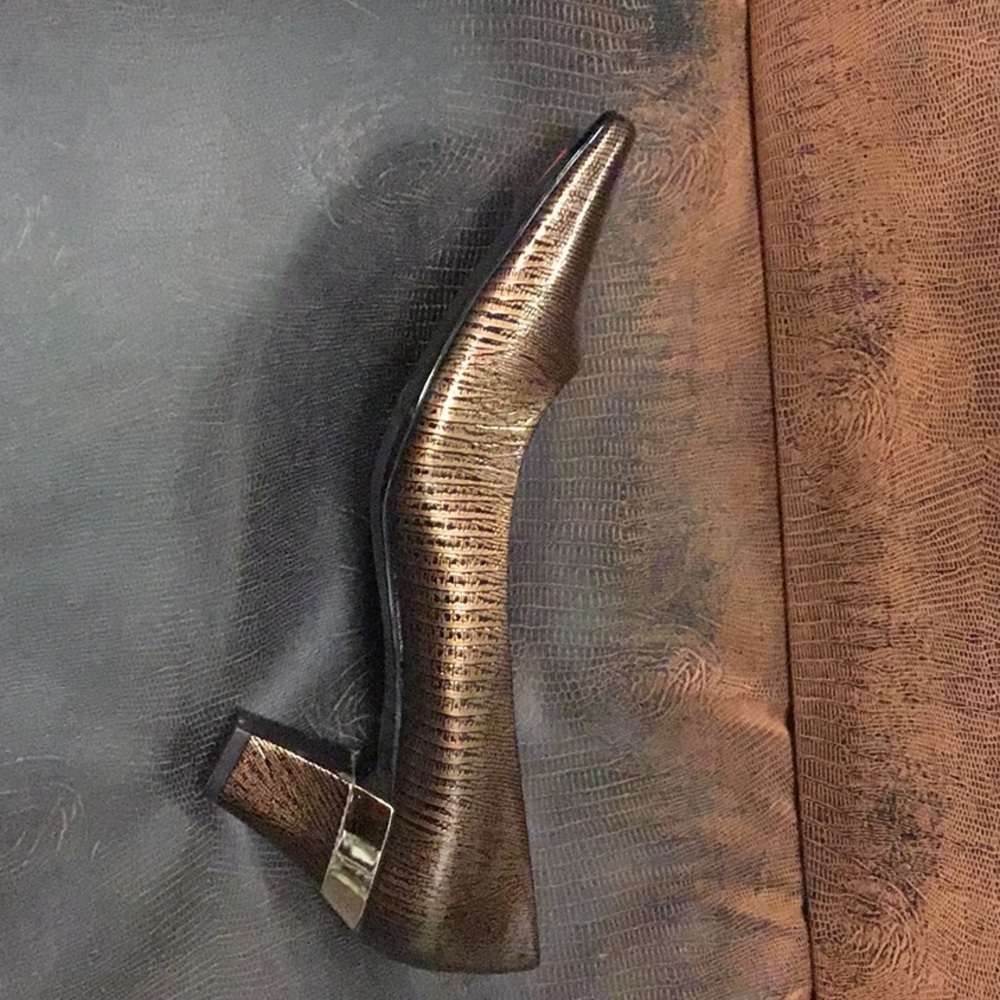 Shoes - Picture 6 of 8
